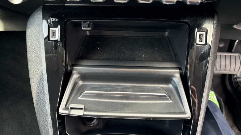 Peugeot 208 1.2 PureTech 100 Allure Premium 5dr EAT8 Petrol Hatchback